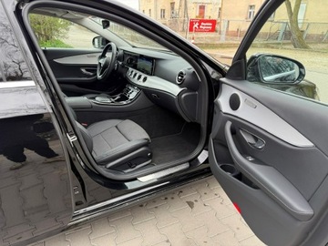 Mercedes Klasa E W213 Kombi Plug-in Facelifting 2.0 E300de 306KM 2022 Mercedes E 300 e Hybryda 50km na prądzie 2022, zdjęcie 23