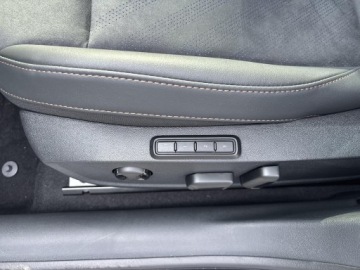 Cupra Leon II Hatchback Facelifting 1.5 eTSI MHEV 150KM 2026 Cupra Leon 1.5 eTSI 150 KM 7-biegowa automatyczna, zdjęcie 12