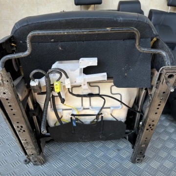 КОЖАНЫЕ СИДЕНИЯ TOYOTA RAV4 V 2019