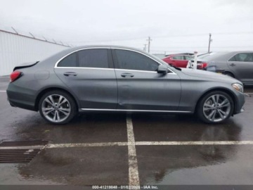 Mercedes Klasa C W205 2018 Mercedes-Benz Klasa C 300 2018 2.0l 2.0 Benzyna 241KM, zdjęcie 6