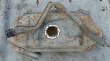 BAK WLEW ZBIORNIK PALIWA TOYOTA YARIS I 99r- 1.0B