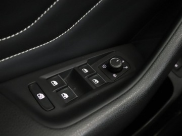 Volkswagen Passat B8 Variant Facelifting 2.0 TDI SCR 150KM 2020 Volkswagen Passat automat virtual cocpit full LED, zdjęcie 34