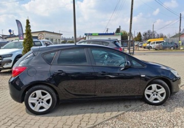 Opel Astra J Hatchback 5d 1.4 Turbo ECOTEC 140KM 2011 Opel Astra sprowadzone zarejestrowane 1.4 Benzyna 140KM, zdjęcie 6