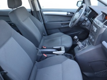 Opel Zafira B 1.9 CDTI ECOTEC 150KM 2006 Opel Zafira 1.9 CDTI, 7 miejsc, HAK, Klima, zdjęcie 8