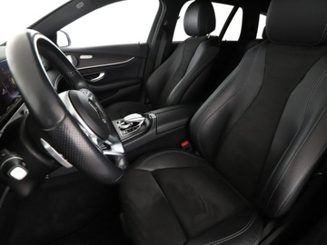 Mercedes Klasa E W213 Kombi 2.0 300de 316KM 2020 Mercedes E 200 PHEV full LED navi skóra/alcantara, zdjęcie 12