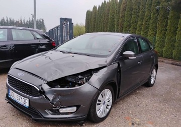 Ford Focus III Hatchback 5d facelifting 1.5 TDCi 120KM 2017 Ford Focus 2017r, 1.5 TDCI. Lekko uszkodzony lewy przod. Jezdzi. 1.5, zdjęcie 2