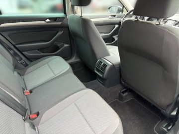 Volkswagen Passat B8 2022 Volkswagen Passat B8 2.0 TDI DSG Lift Variant App, zdjęcie 20