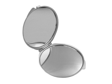 Удобное карманное зеркало для макияжа с ГРАВИРОВКОЙ.