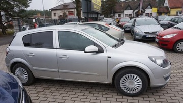 Opel Astra H Hatchback 5d 1.6 Twinport ECOTEC 105KM 2005 Opel Astra zarejestrowany, ubezpieczony. Gwarancja, zdjęcie 4