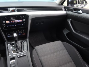 Volkswagen Passat B8 Variant Facelifting 1.5 TSI EVO 150KM 2020 VW Passat 1.5 TSI, Salon Polska, Serwis ASO, zdjęcie 7