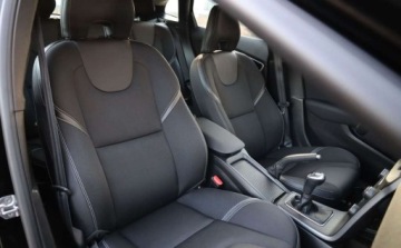 Volvo V40 II 2019 Volvo V40 Volvo V40 T2 Linje Svart 2.0 Benzyna 122KM, zdjęcie 18