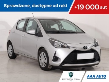 Toyota Yaris III 2018 Toyota Yaris 1.0 VVT-i, Salon Polska
