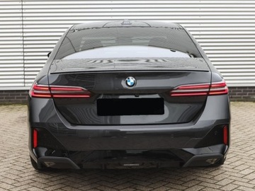 BMW Seria 5 G90-91 Touring 2.0 520d 197KM 2025 BMW Seria 5 520d xDrive Sport Sedan 2.0 (197KM) 2025, zdjęcie 3