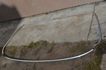 Mercedes W126 SE Klin uszczelki tylnej szyby 85-91