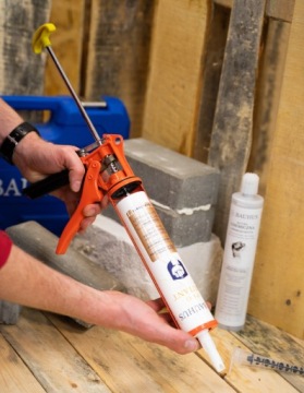 Выдавливатель для силиконов и клеевых картриджей Solid Bauhus.