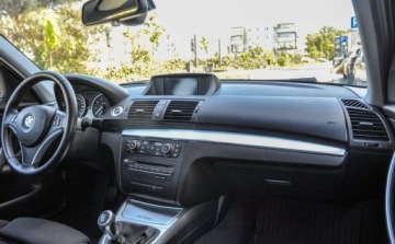 BMW Seria 1 E81/E87 Hatchback 5d E87 2.0 118i 143KM 2011 BMW Seria 1 Bezwypadkowy Lift 2011 r. iDrive Sportsitze 2.0 Benzyna 143KM, zdjęcie 9