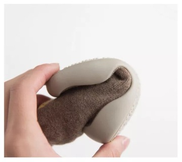 RÓŻOWE BUTY z gumową podeszwą KAPCIE 26/27 15,5cm