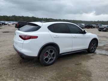 Alfa Romeo Stelvio SUV Facelifting 2.0 Turbo 280KM 2022 Alfa Romeo Stelvio 2022, 2.0L, 4x4, TI, porysowany lakier 2.0 Benzyna 280KM, zdjęcie 3