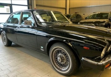 Jaguar XJ III 1980 Jaguar Daimler DOUBLE-SIX VANDEN PLAS 5.3 V12 5.3 Benzyna 295KM, zdjęcie 3