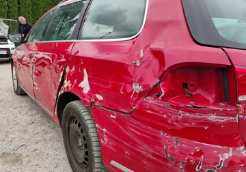 Volkswagen Passat B7 Variant 2.0 TDI CR DPF BlueMotion 140KM 2012 Volkswagen Passat 2012r, 2.0 TDI, Lekko uszkodzony lewy bok, Jezdzi. 2.0, zdjęcie 23