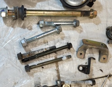 Болты для разборки Yamaha YBR 125 2005+r