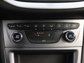 Opel Astra K Hatchback Facelifting 1.2 Turbo 130KM 2020 Opel Astra 1.2 Turbo, Salon Polska, Klima, zdjęcie 12