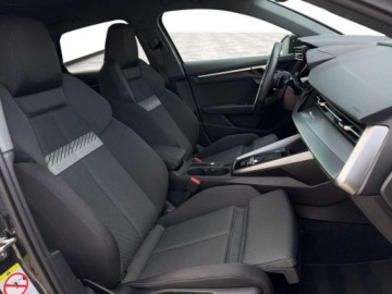 Audi A3 8Y Sportback 1.5 35 TFSI 150KM 2024 Audi A3 Sportback Reflektory LED Tempomat Sportowe fotele Ambiente plus Gw, zdjęcie 14