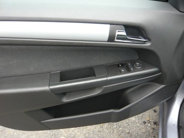 Opel Astra H Hatchback 5d 1.6 Twinport ECOTEC 105KM 2005 Opel Astra 1.6 105 KM , AUTOMAT , Twinport - WARTO, zdjęcie 9