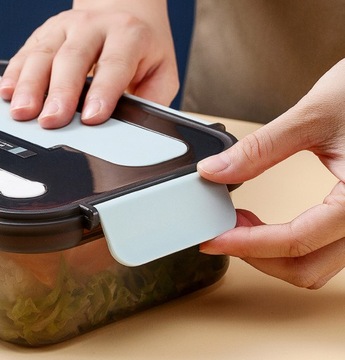 POJEMNIK LUNCHBOX z ZESTAWEM SZTUĆÓW 3W1 (1.1L)