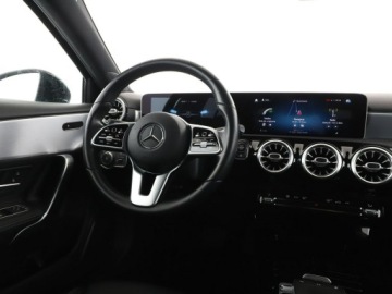 Mercedes Klasa A W177/V177 Hatchback 1.5 180d 116KM 2018 Mercedes A 180 180d Progressive Automat Nawigacja, zdjęcie 15