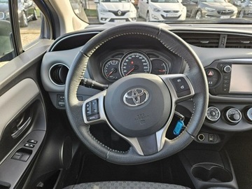 Toyota Yaris III Hatchback 5d Facelifting 1.33 Dual VVT-i 99KM 2014 Toyota Yaris 1.3 Benzyna 100KM kamera, zdjęcie 9