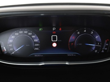 Peugeot 3008 II Crossover 1.2 PureTech 130KM 2018 Peugeot 3008 automat panorama full LED jasne, zdjęcie 21