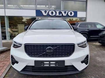 Volvo XC40 2025 VOLVO XC40 B4 Plus Black Edition Suv 2.0 (211 KM) 2025, zdjęcie 3