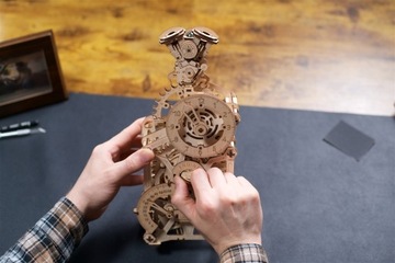 Пазл UGEARS Двигатель Часы 3D