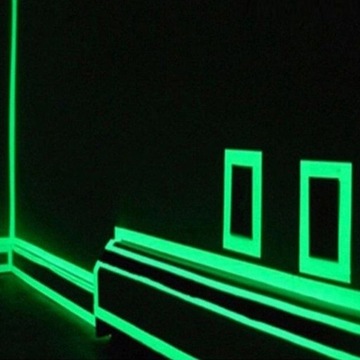 Светящаяся в темноте лента длиной 10 м.