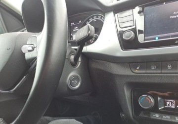 Skoda Fabia III Kombi Facelifting 1.0 TSI 95KM 2021 Skoda Fabia Ambition Plus 1.0 TSI 95 KM Klimatyzacja Kamera Czujniki ASO, zdjęcie 16