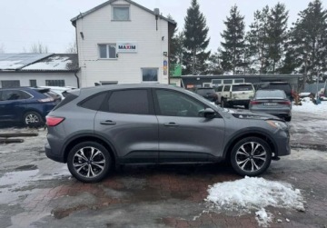 Ford Kuga III 2021 Ford Kuga 2021 Ford Kuga 4x4 - w POLSCE po wszystkich oplatach 1.5 Benzyna, zdjęcie 4