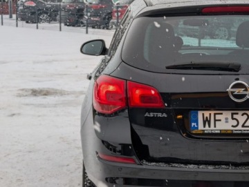 Opel Astra J Sports Tourer 2.0 CDTI ECOTEC 160KM 2010 Opel Astra Klima Navi Tempomat Serwis Gwarancja 2.0 Diesel 160KM, zdjęcie 5