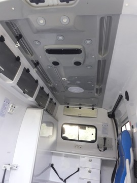 Renault Master IV Furgon FWD 2.3 dCi 150KM 2015 Renault Master 150KM AMBULANS KAMPER, zdjęcie 9