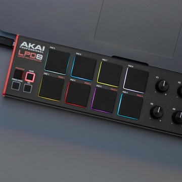 AKAI LPD 8 MKII — мини-USB/MIDI-контроллер
