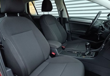 Volkswagen Golf VII Hatchback 3d Facelifting 1.5 TSI BMT 130KM 2019 Volkswagen Golf 1.5 TSI 130KM Trendline SalonPL Serwisowany Iwl. Vat-Marza, zdjęcie 29