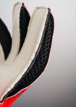 МУЖСКИЕ ВРАТАРСКИЕ ПЕРЧАТКИ REUSCH ATTRAKT GRIP