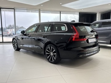 Volvo V60 II  Kombi Plug-in 2.0 T6 Plug-In Hybrid 350KM 2023 Volvo V60 T6 Plug In Core Kamera cofania LED CarPlayAndroid Auto ACC, zdjęcie 1