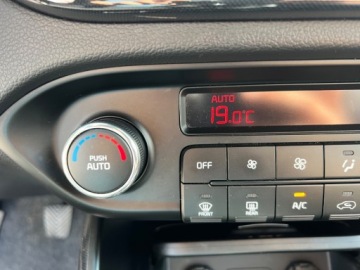 Kia Carens IV Minivan 1.7 VGT CRDI 136KM 2014 Kia Carens Ledy Klimatyzacja Parktronic Grzana Kierownica El.Szyby Tempomat, zdjęcie 10