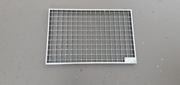 WOLFA RUSZT DO WYCIERACZKI KRATOWY 30/30mm 75X50cm