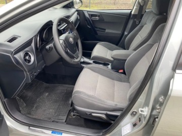 Toyota Auris II Hatchback 5d Facelifting 1.8 Hybrid 136KM 2017 Toyota Auris HYBRYDA AUTOMAT KLIMATYZACJA NAWIGACJA KAMERA TEMPOMAT GRZANE, zdjęcie 4