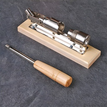 ЩЕЛКУНЧИК НА ПРОЧНОЙ СТАЛЬНОЙ ПОДСТАВКЕ