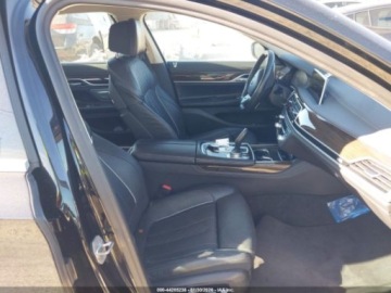BMW Seria 7 G70 2022 BMW Seria 7 740i 2022 3.0 Benzyna 335KM, zdjęcie 9