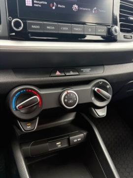 Kia Stonic I Crossover Facelifting 1.2 DPI 84KM 2021 Kia Stonic M 1.2 84 KM Polski Salon 1 Wlasciciel Klimatyzacja Bluetooth, zdjęcie 17
