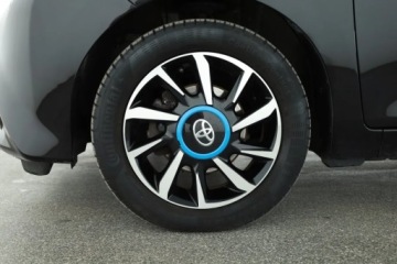 Toyota Aygo II Hatchback 3d Facelifting 1.0 VVT-i 72KM 2018 Toyota Aygo 1.0 VVT-i, Salon Polska, Serwis ASO, zdjęcie 18